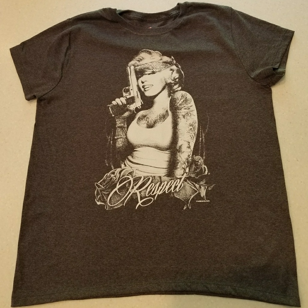 BEAUTIFUL MARILYN MONROE  "RESPECT" UNISEX TEE.